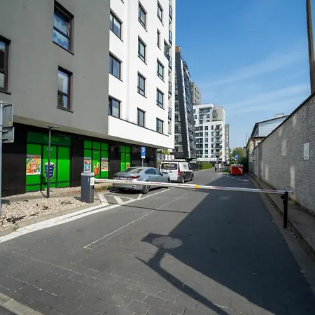 Apartamento Skierniewicka - Parking, Workspace, Balcony - By Rentujemy