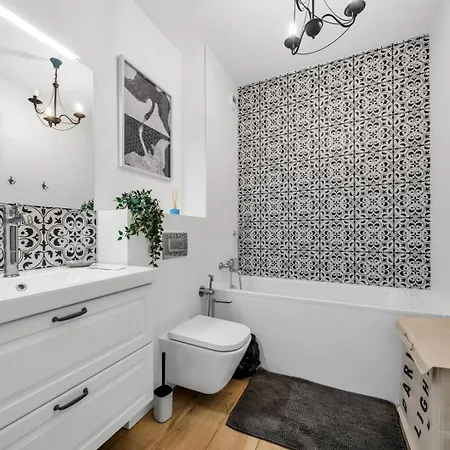 Apartament Skierniewicka - Parking, Workspace, Balcony - By Rentujemy