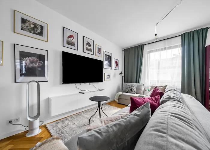 Apartment Skierniewicka - Parking, Workspace, Balcony - By Rentujemy *