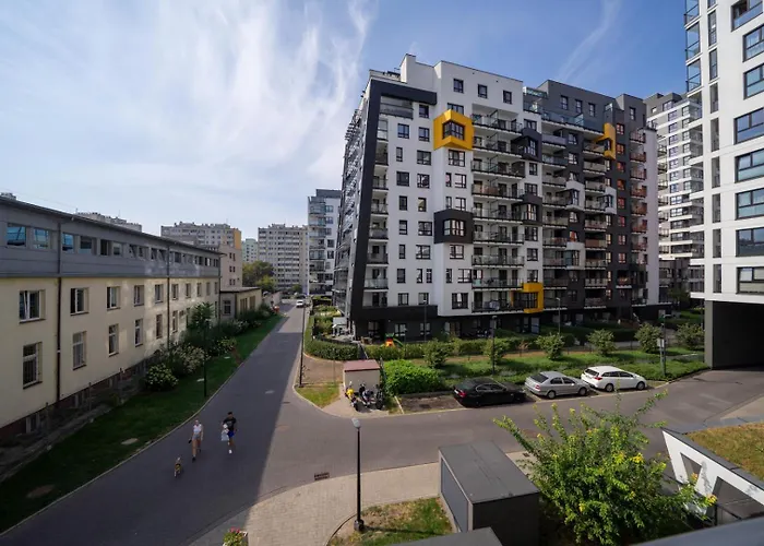 Skierniewicka - Parking, Workspace, Balcony - By Rentujemy Apartment Warsaw