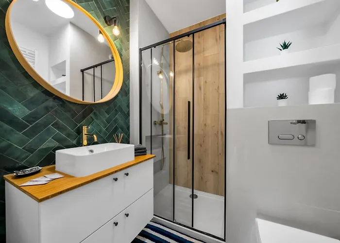 Apartment Skierniewicka - Parking, Workspace, Balcony - By Rentujemy Warsaw