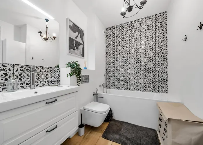 Apartment Skierniewicka - Parking, Workspace, Balcony - By Rentujemy