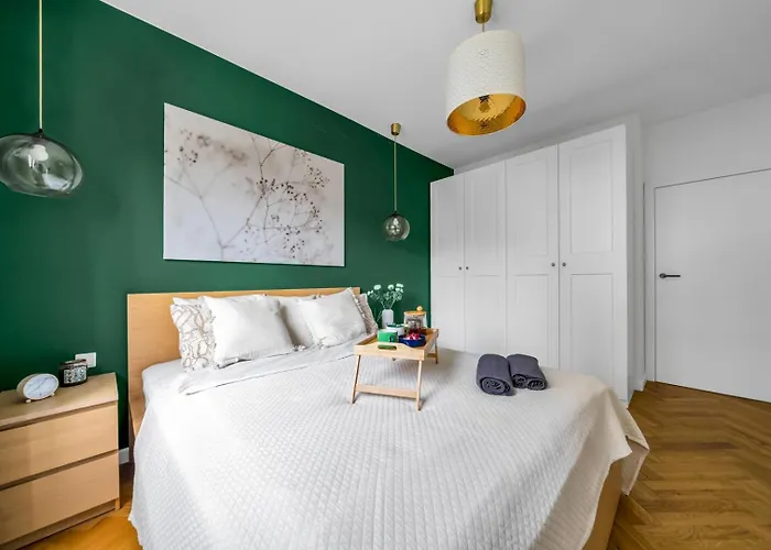 Skierniewicka - Parking, Workspace, Balcony - By Rentujemy Apartment *