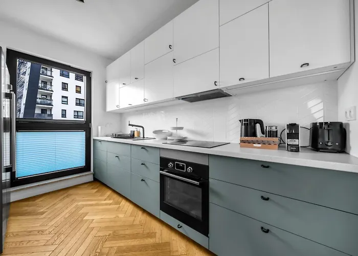 Apartment Skierniewicka - Parking, Workspace, Balcony - By Rentujemy Warsaw