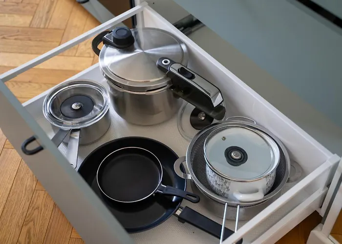 Skierniewicka - Parking, Workspace, Balcony - By Rentujemy Apartment *