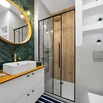 Daire Skierniewicka - Parking, Workspace, Balcony - By Rentujemy Varşova