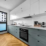 Daire Skierniewicka - Parking, Workspace, Balcony - By Rentujemy Varşova