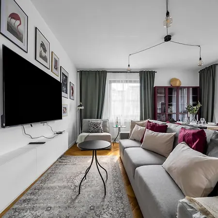 Appartement Skierniewicka - Parking, Workspace, Balcony - By Rentujemy Warschau