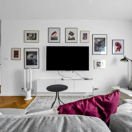 Appartement Skierniewicka - Parking, Workspace, Balcony - By Rentujemy *